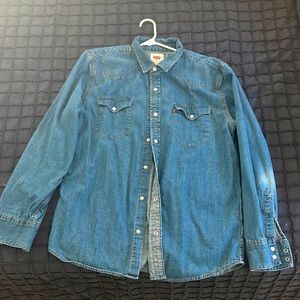 Levi’s Pearl Snap, classic blue wash, size Large